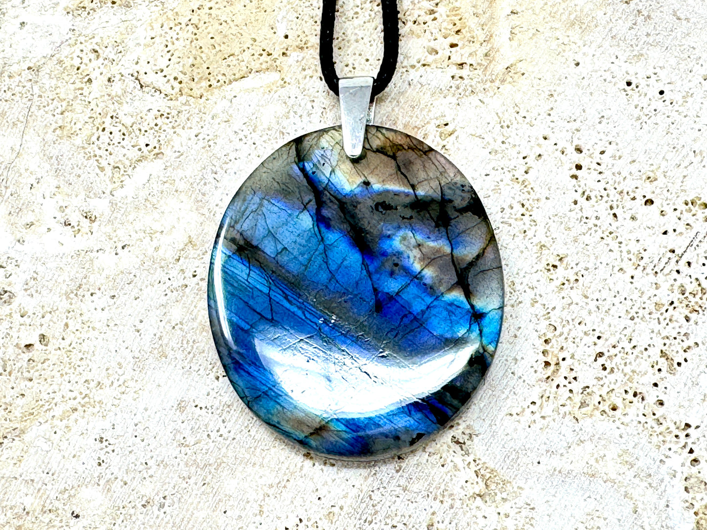 Labradorite Pendant Oval 4.4cm
