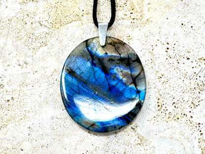 Labradorite Pendant Oval 4.4cm