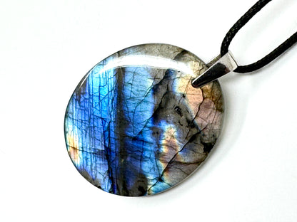 Labradorite Pendant Oval 4.4cm