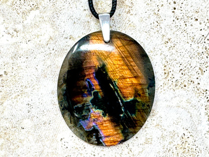 Labradorite Pendant Oval 4.6cm