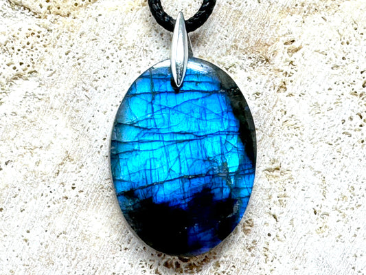 Labradorite Pendant Oval 2.9cm