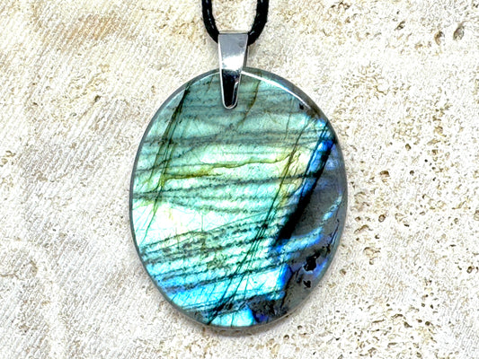 Labradorite Pendant Oval 4cm