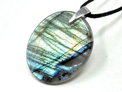 Labradorite Pendant Oval 4cm