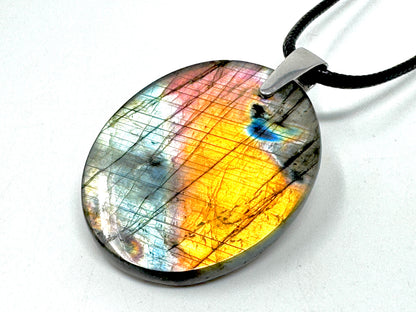 Labradorite Pendant Oval 3.6cm