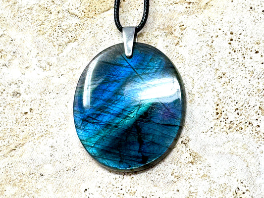 Labradorite Pendant Oval 4.4cm