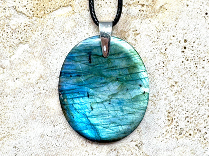 Labradorite Pendant Oval 3.7cm