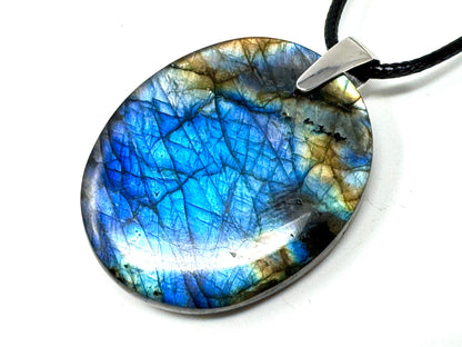 Labradorite Pendant Oval 3.8cm
