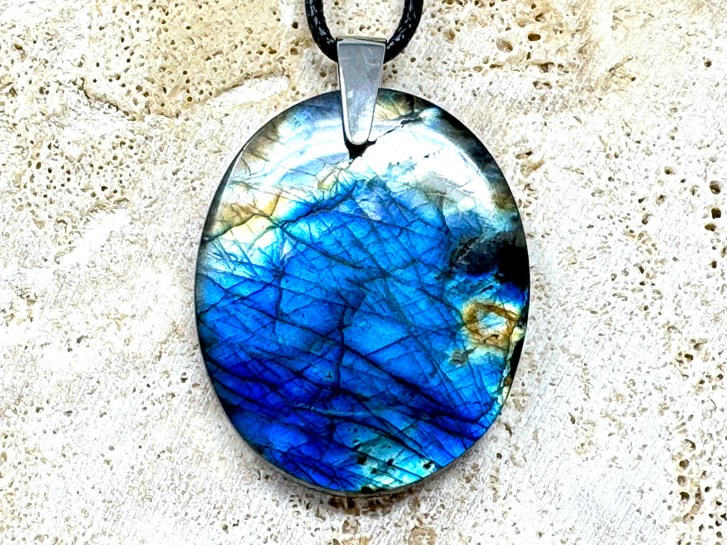 Labradorite Pendant Oval 3.8cm
