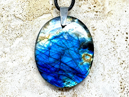 Labradorite Pendant Oval 3.8cm