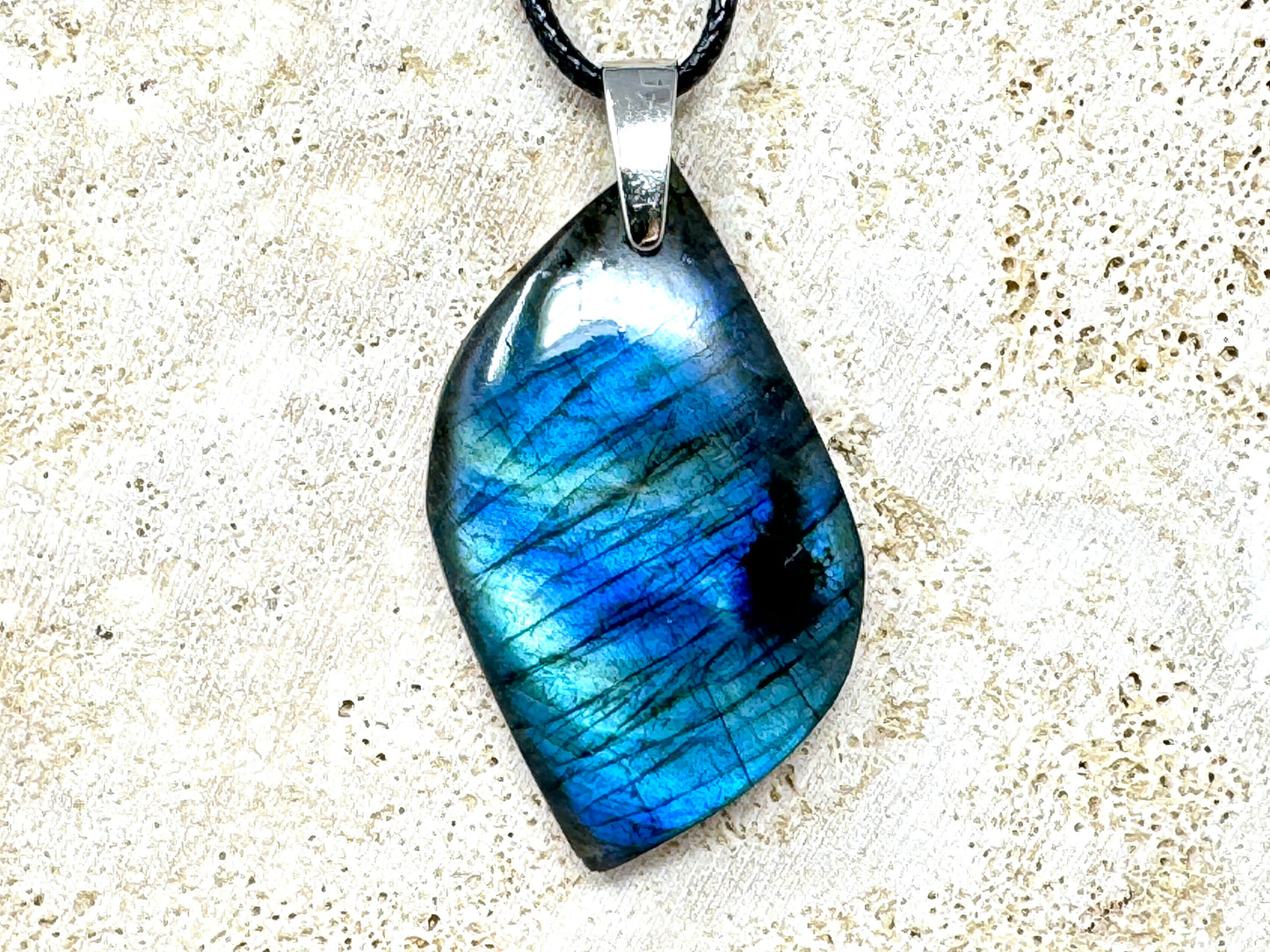 Labradorite Pendant Free Shape 4.3cm