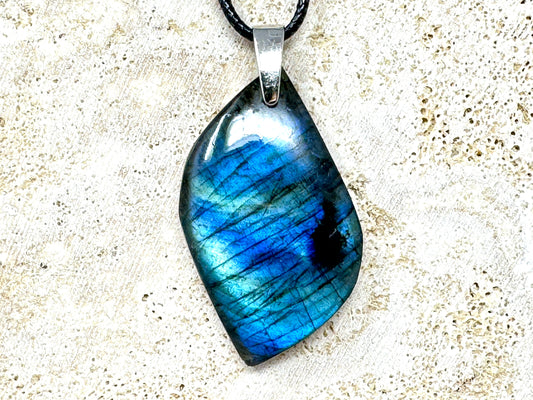 Labradorite Pendant Free Shape 4.3cm
