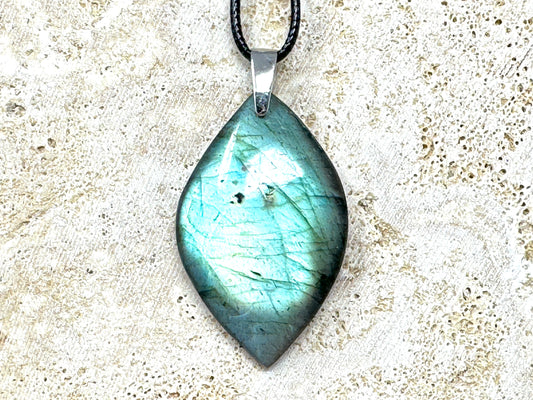 Labradorite Pendant Free Shape 4.8cm