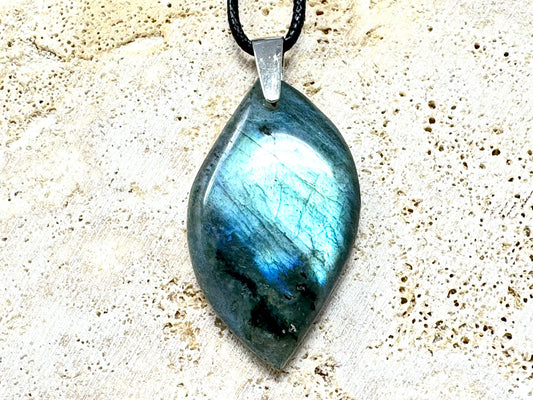 Labradorite Pendant Free Shape 4.2cm