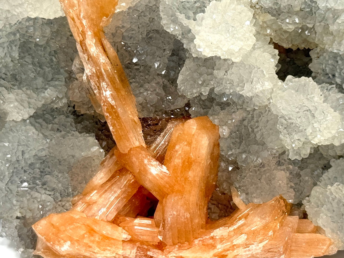 Natural Zeolite Crystal Druzy Chalcedony With Stilbite 9.8cm