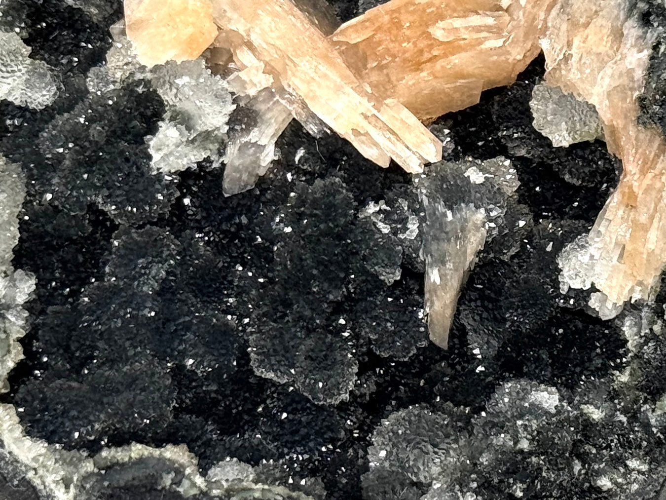 Natural Zeolite Crystal Druzy Chalcedony With Stilbite 6.7cm