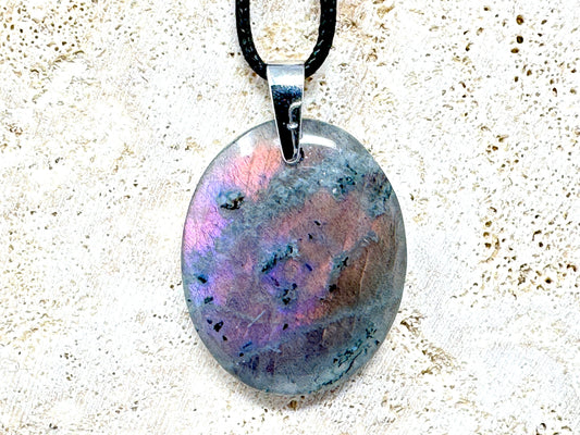 Purple Labradorite Pendant Oval 3.6cm