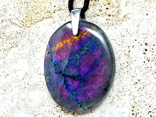 Purple Labradorite Pendant Oval 3.8cm