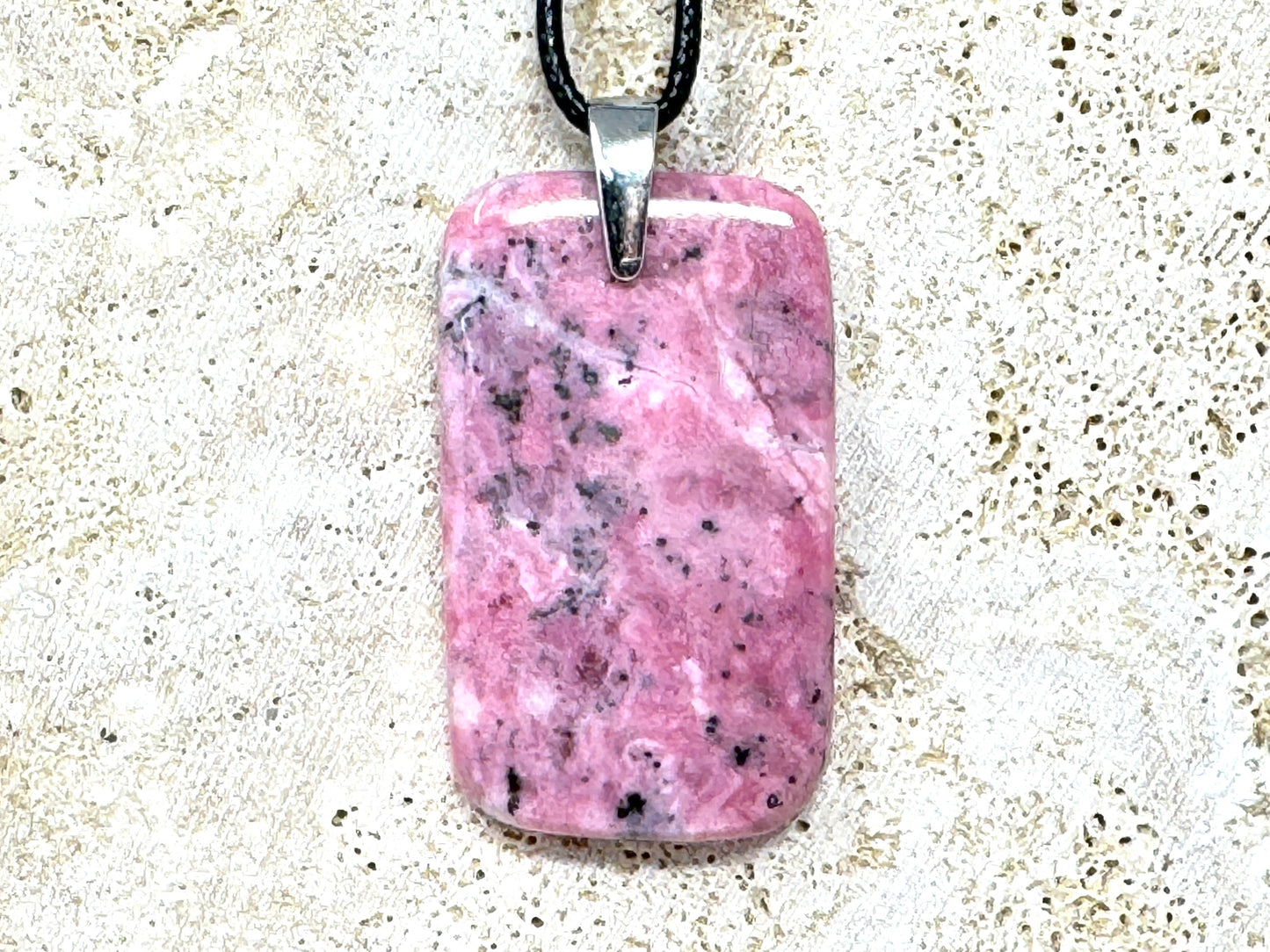 Rhodonite Pendant 4.3cm