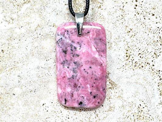 Rhodonite Pendant 4.3cm