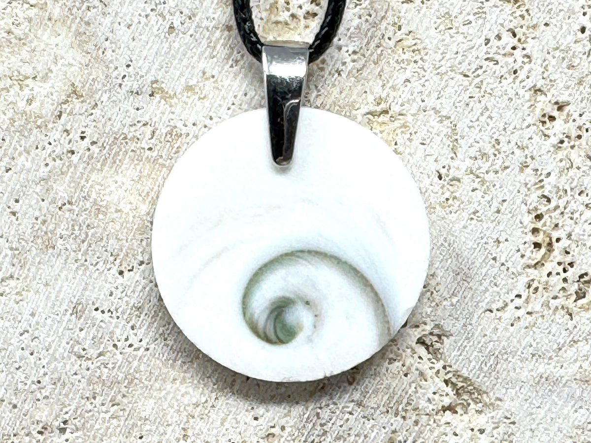 Shiva Shell Pendant Round 2.7cm