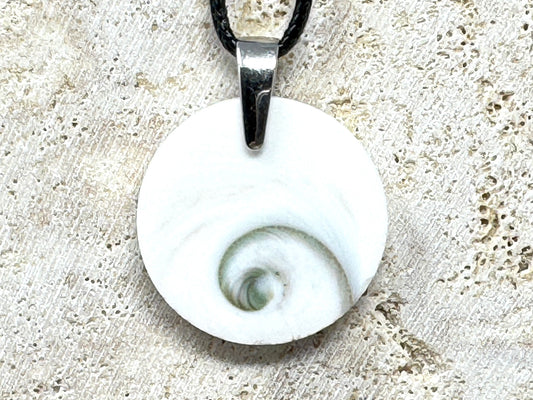 Shiva Shell Pendant Round 2.7cm