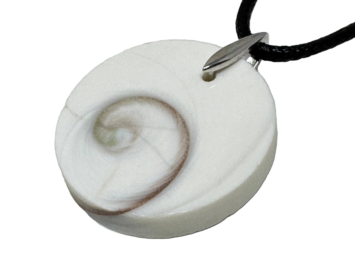 Shiva Shell Pendant Round 2.6cm