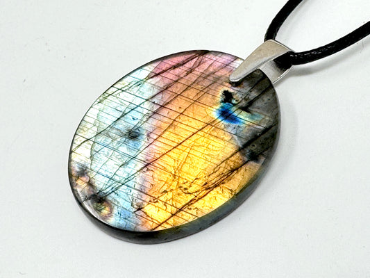 Labradorite Pendant Oval 3.6cm
