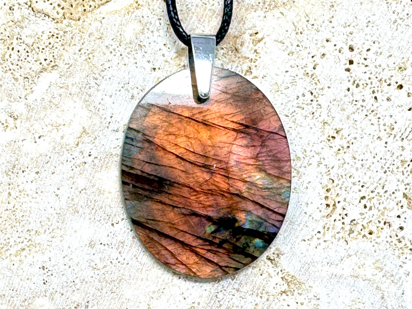 SunsetLabradorite Pendant Oval 4cm