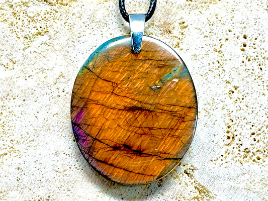 SunsetLabradorite Pendant Oval 4cm