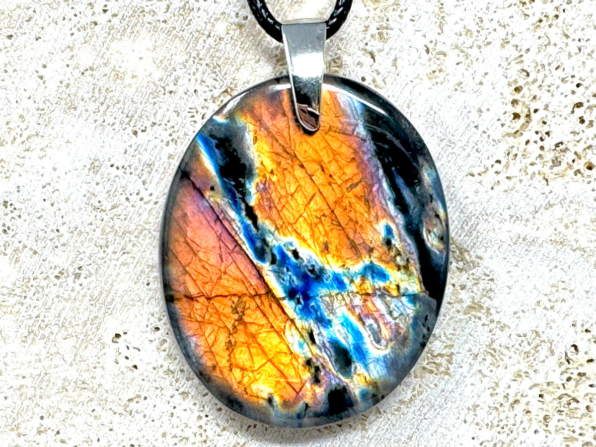Sunset Labradorite Pendant Oval 3.8cm