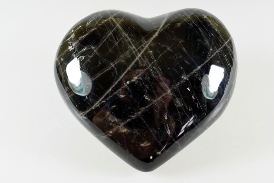 Black Moonstone Heart 10.6cm | Image 1