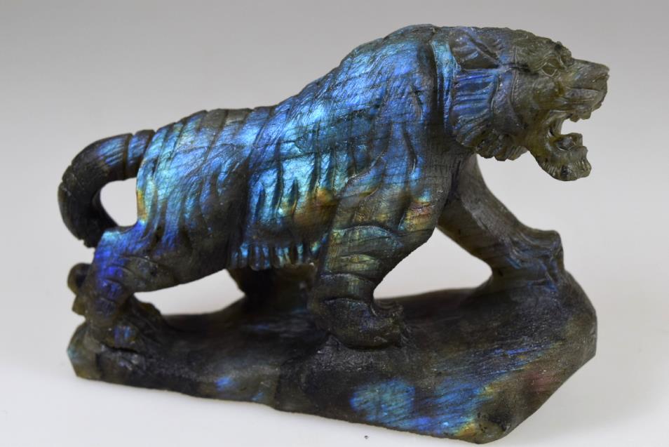 Labradorite Tiger Carving 10.4cm | Image 1