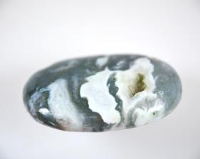 Moss Agate Pebble 6.6cm | Image 2