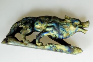 Labradorite Wolf Carving 22cm | Image 9